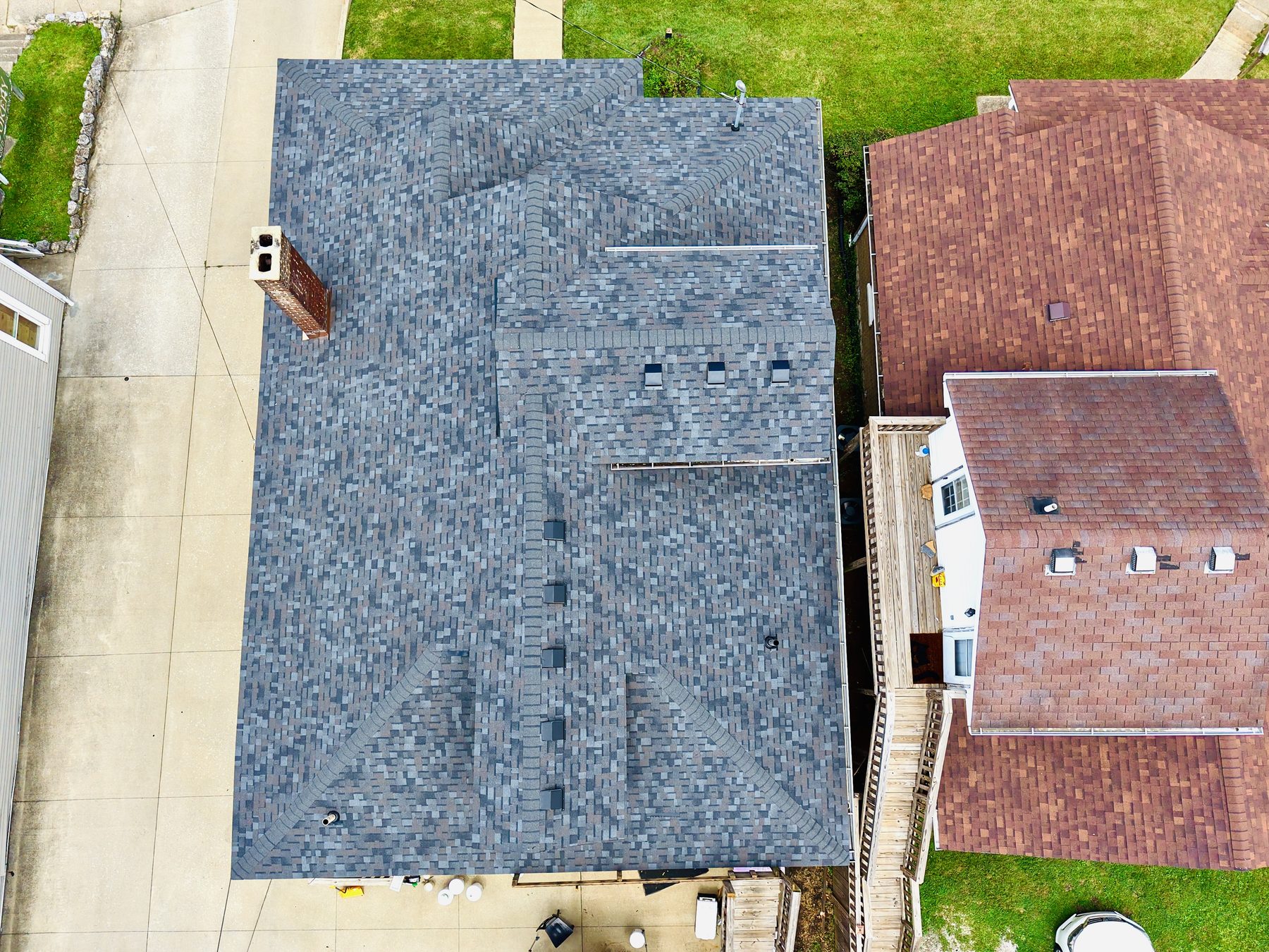 Lexington KY insurance-approved roof replacement with Owens Corning Duration architectural shingles by Hometown Exteriors and Roofing